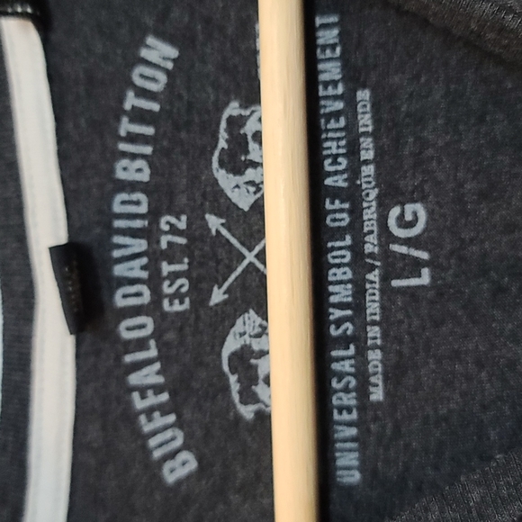 3/$40 Buffalo David Bitton men's graphic Tshirt size Large - Picture 2 of 5
